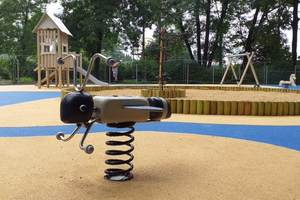 Продажа  торговой марки, ноу-хау, станков и материалов по производству детских площадок в Польше